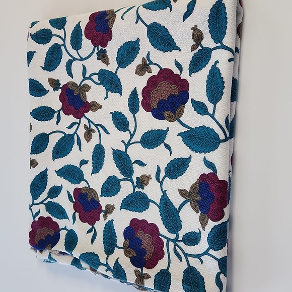 Vintage polyester knit floral fabric 1 2/3 yds X 55 inches - Picture 2 of 3